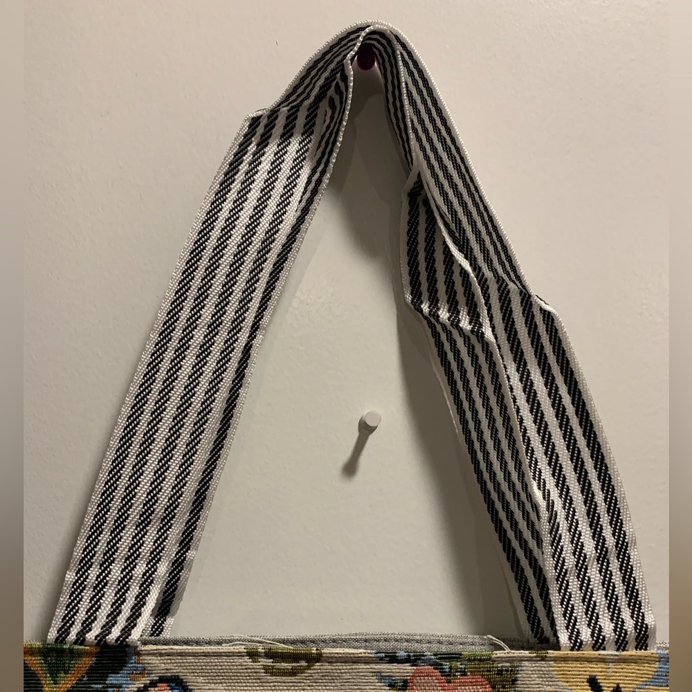 Lilo & Stitch character print Bag. Cute canvas type style big bag - Picture 4 of 8